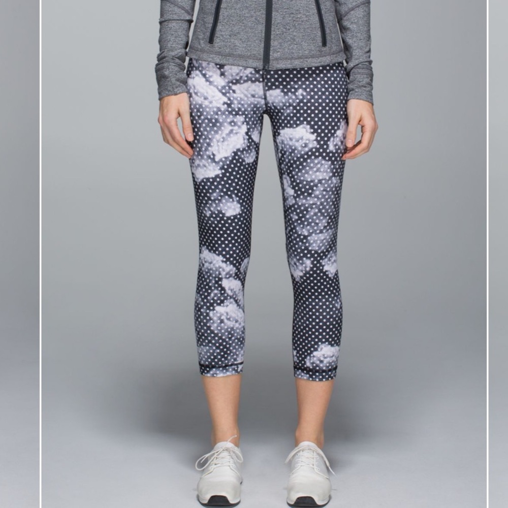 LULULEMON Wunder Under Crop II in Dottie Dream Rose